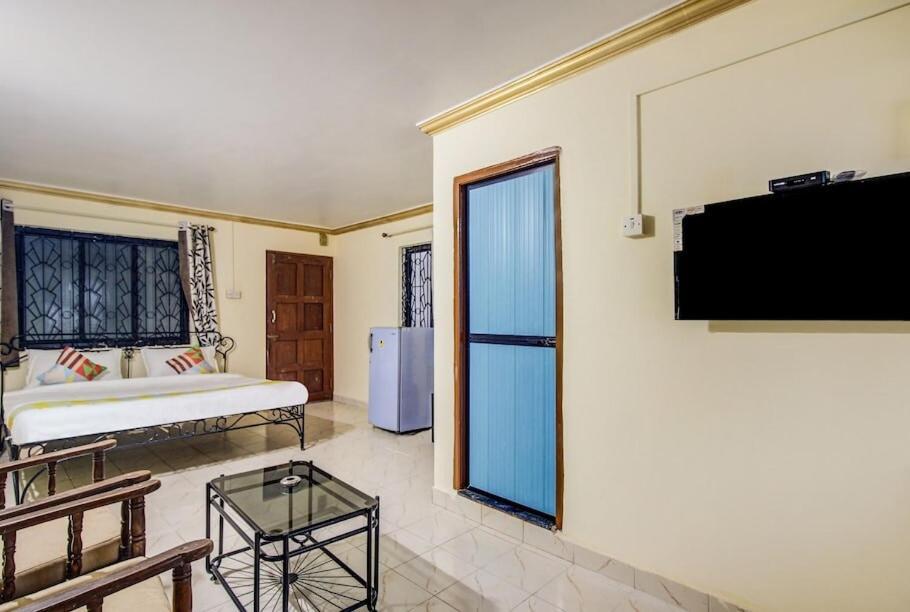 O Pravin Homes Hotel