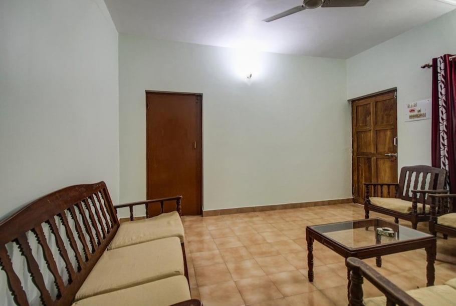 O Pravin Homes Hotel 4*